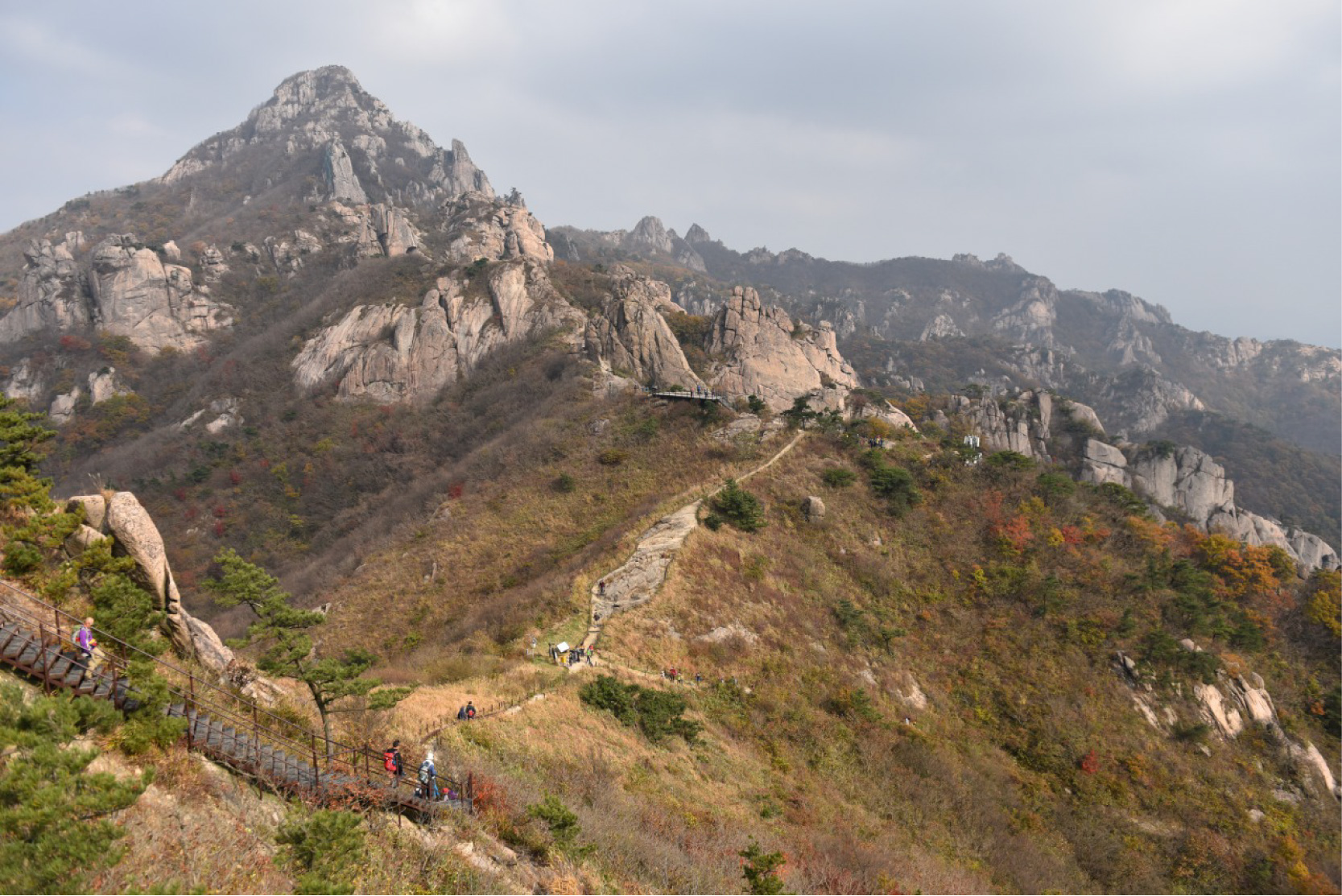 写真3_月出山の主稜線